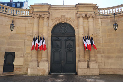 Les Premiers ministres éphémères de la Vème République